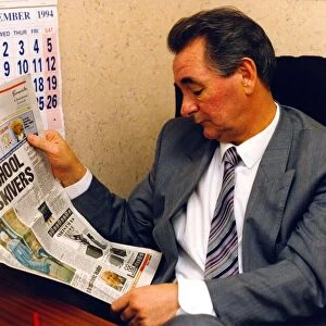 Brian Clough reads a copy of the Evening Chronicle in Newcastle 22 November 1994