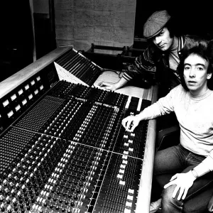 Brian Johnson, lead singer of the rock group AC / DC, with John Craig at the Lynx Studios Brian Johnson, lead singer of the rock group AC / DC, with John Craig at the Lynx Studios