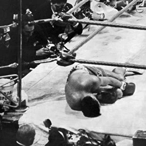 Brian London, Boxing British Heavyweight Boxer lays on the canvas at Earls Court after