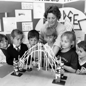 Bridge stresses, young engineering scientists from St Columba Bridge stresses, young engineering scientists from St Columba
