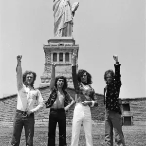 One of Britains top pop groups Slade are pictured on their way to visit the Statue One of Britains top pop groups Slade are pictured on their way to visit the Statue