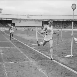 British Games at White City 1950 Mal Whitfield (US) beating As Wint (GB