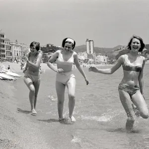 British People Abroard Holidaymakers June 1965 *** Local British People Abroard Holidaymakers June 1965 *** Local
