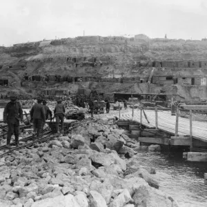 British soldiers and engineers working on the quay at Suvla Bay just a day before British soldiers and engineers working on the quay at Suvla Bay just a day before