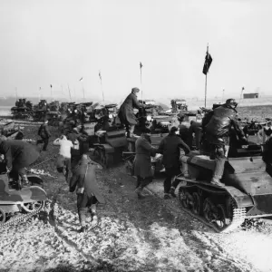 British troops in France. Tank crews double off British troops in France. Tank crews double off