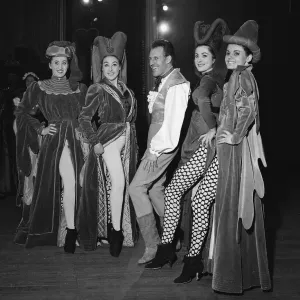 Bruce Forsyth with the chorus girls from the panto Turn Again Whittington 1961 Bruce Forsyth with the chorus girls from the panto Turn Again Whittington 1961