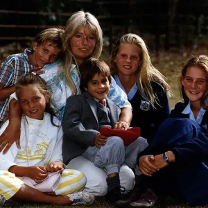 Anthea Redfern with Children Print (00504) Anthea Redfern with Children Print (00504)