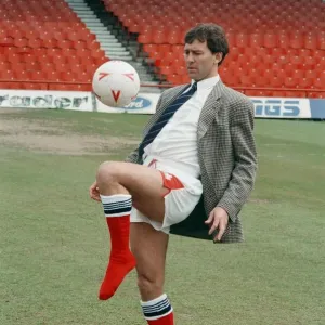 Bryan Robson a été présenté comme le nouveau manager du Middlesbrough F. C.