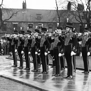 Buglers of the Royal Artillery bandsmen sounding the General Salute at Barras Bridge