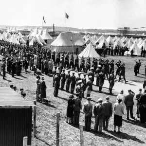 Burley Territorials Big Parade: Marching past to the pipes Burley Territorials Big Parade: Marching past to the pipes