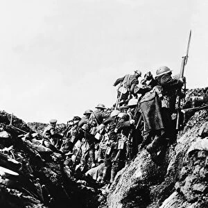 Canadian soldiers in France go over the top to begin another attack 1917 World War One