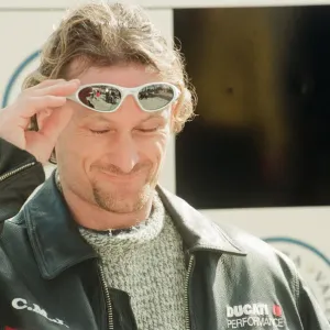 Carl Fogarty, triple champion du monde de Superbike, photographié lors de l'expérience Ducati. Carl Fogarty, triple champion du monde de Superbike, photographié lors de l'expérience Ducati.