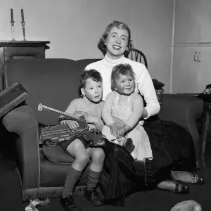 Caroline Benn seen here with her two sons Stephen (left) and Hilary 19th March 1955 Caroline Benn seen here with her two sons Stephen (left) and Hilary 19th March 1955