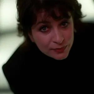 Caroline Quentin Actress April 1998 Who is staring in a new BBC comedy series Kiss