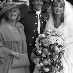Caron Keating avec son nouveau mari Russ Lindsay et sa mère Gloria Hunniford.