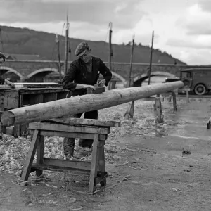 Carpenters Making a Mast in Looe, circa 1935 Print Carpenters Making a Mast in Looe, circa 1935 Print