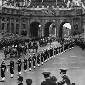 The Carriage Procession of Colonial Rulers passes underneath Admiralty Arch as it makes The Carriage Procession of Colonial Rulers passes underneath Admiralty Arch as it makes