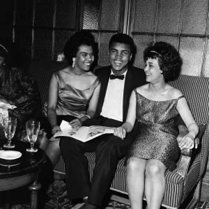 Muhammad Ali at Piccadilly Hotel, 19th June 1963 Print Muhammad Ali at Piccadilly Hotel, 19th June 1963 Print
