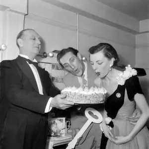 The cast of Call me Madam'at the Coliseum, London. August 1952 C4003 001 The cast of Call me Madam'at the Coliseum, London. August 1952 C4003 001