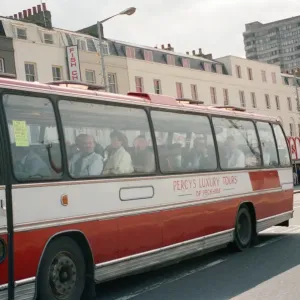 I membri del cast durante la ripresa del film Only Fools and Horses. I membri del cast durante la ripresa del film Only Fools and Horses.