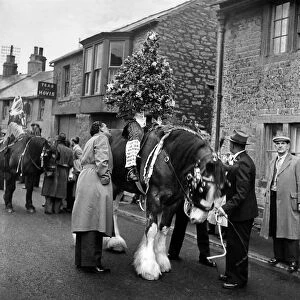 Castleton Garland Day or Garland King Day is held on 29 May