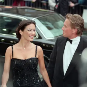 Catherine Zeta-Jones and Michael Douglas at the film premiere of Entrapment Catherine Zeta-Jones and Michael Douglas at the film premiere of Entrapment