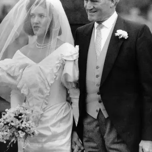 Cecil Parkinson, konservativer Abgeordneter, besucht die Hochzeit seiner Tochter mit Mark Bamber. Cecil Parkinson, konservativer Abgeordneter, besucht die Hochzeit seiner Tochter mit Mark Bamber.