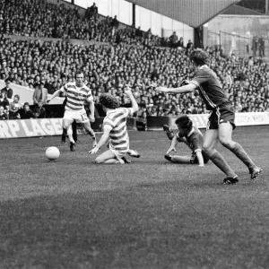 Celtic 3-0 Dundee, Scottish Premier league match at Celtic Park Celtic 3-0 Dundee, Scottish Premier league match at Celtic Park