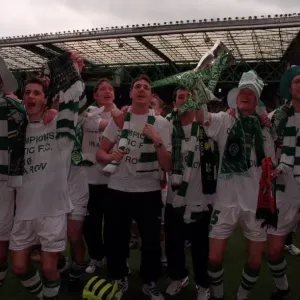 Celtic football team win league championship 1998 Celtic football team win league championship 1998