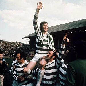 Celtic V Airdrie 1975 Scottish Cup Final Billy McNeill on team mates shoulders