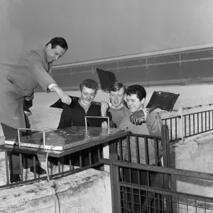 Albert Henshall Demonstrates Aluminium Pitch Print 1963 Albert Henshall Demonstrates Aluminium Pitch Print 1963
