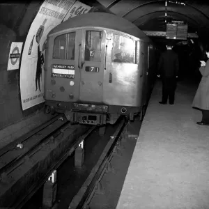 Charing Cross Underground Station Platform, 10th November 1950 Charing Cross Underground Station Platform, 10th November 1950