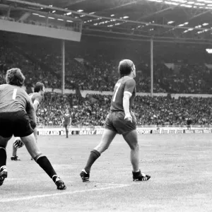 Charity Shield: Manchester United v. Liverpool F. C. August 1977 77-04358-088