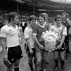 Charity Shield: Manchester United v. Liverpool F. C. August 1977 77-04358-008