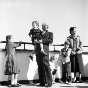 Charlie with family wife - Oona, Michael 6 1 / 2, Geraldine 8, Josepaine 3 1 / 2