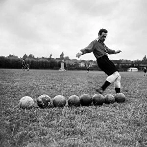 Charlton Athletic team training session. Johnny Summers uses 8 balls in intensive