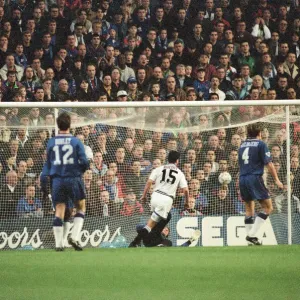 Chelsea 0-1 Everton. League match at Stamford Bridge, Saturday 26th November 1994 Chelsea 0-1 Everton. League match at Stamford Bridge, Saturday 26th November 1994