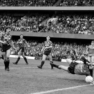 Chelsea 2 v. Manchester City 1. Division One Football. October 1986 LF20-09-079