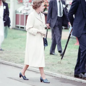 Chelsea Flower Show, 21st May 1988. Queen Elizabeth II visits the garden show held in Chelsea Flower Show, 21st May 1988. Queen Elizabeth II visits the garden show held in