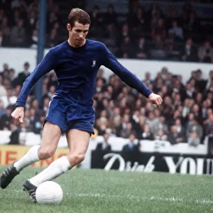 Chelsea footballer Peter Osgood in action, circa 1965
