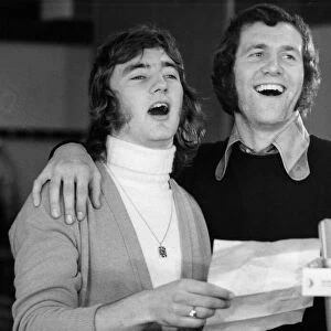Chelsea players Alan Hudson and Peter Osgood recording "Blue is the colour"