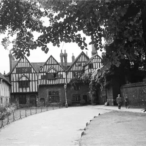 Cheyneys Court in Winchester, Circa 1945 Cheyneys Court in Winchester, Circa 1945