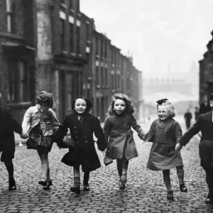 Children's Print: Hand in Hand on Bengel Street, 1939 Children's Print: Hand in Hand on Bengel Street, 1939