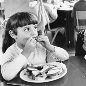 Children eating their school meals at Grange Park Infants school, Sunderland in 1967