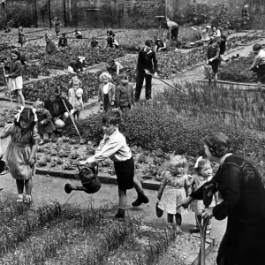 Children Grow Their Own Food on London Blitzed Site Print Children Grow Their Own Food on London Blitzed Site Print