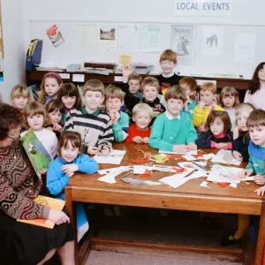 Children at Honley Library indulge in a bit of Jungle Fun Children at Honley Library indulge in a bit of Jungle Fun