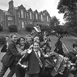 Children leaving Ysgol Penrallt, Pwllheli for the last time July 1988