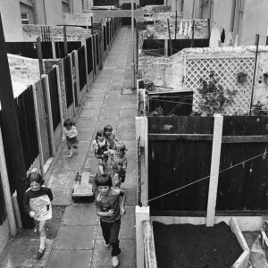 Liverpool Alleyway Children Print, 4th August 1974