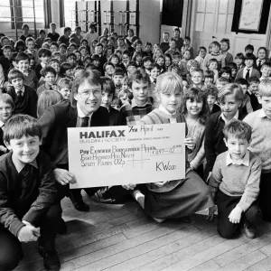 South Crosland CE Junior School Sponsored Walk Print 1987 South Crosland CE Junior School Sponsored Walk Print 1987