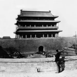 La revolución china de 1911 que derrocó la última dinastía imperial china, la Qing.